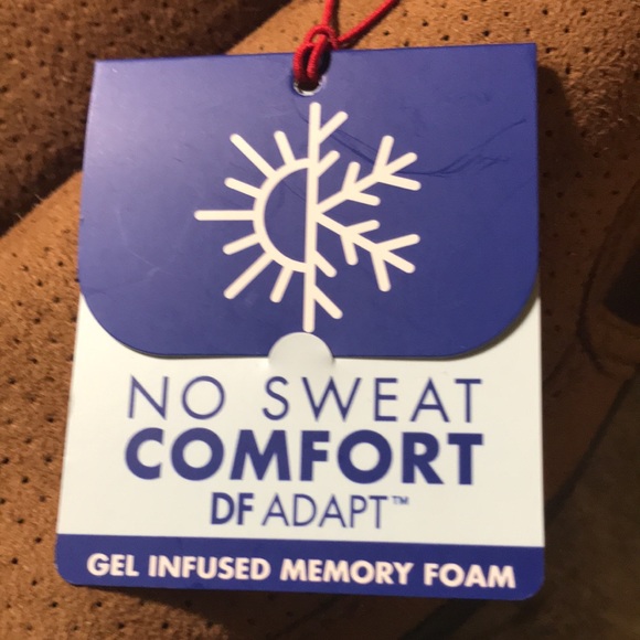 Men’s Dearfoams Slippers - Picture 13 of 16